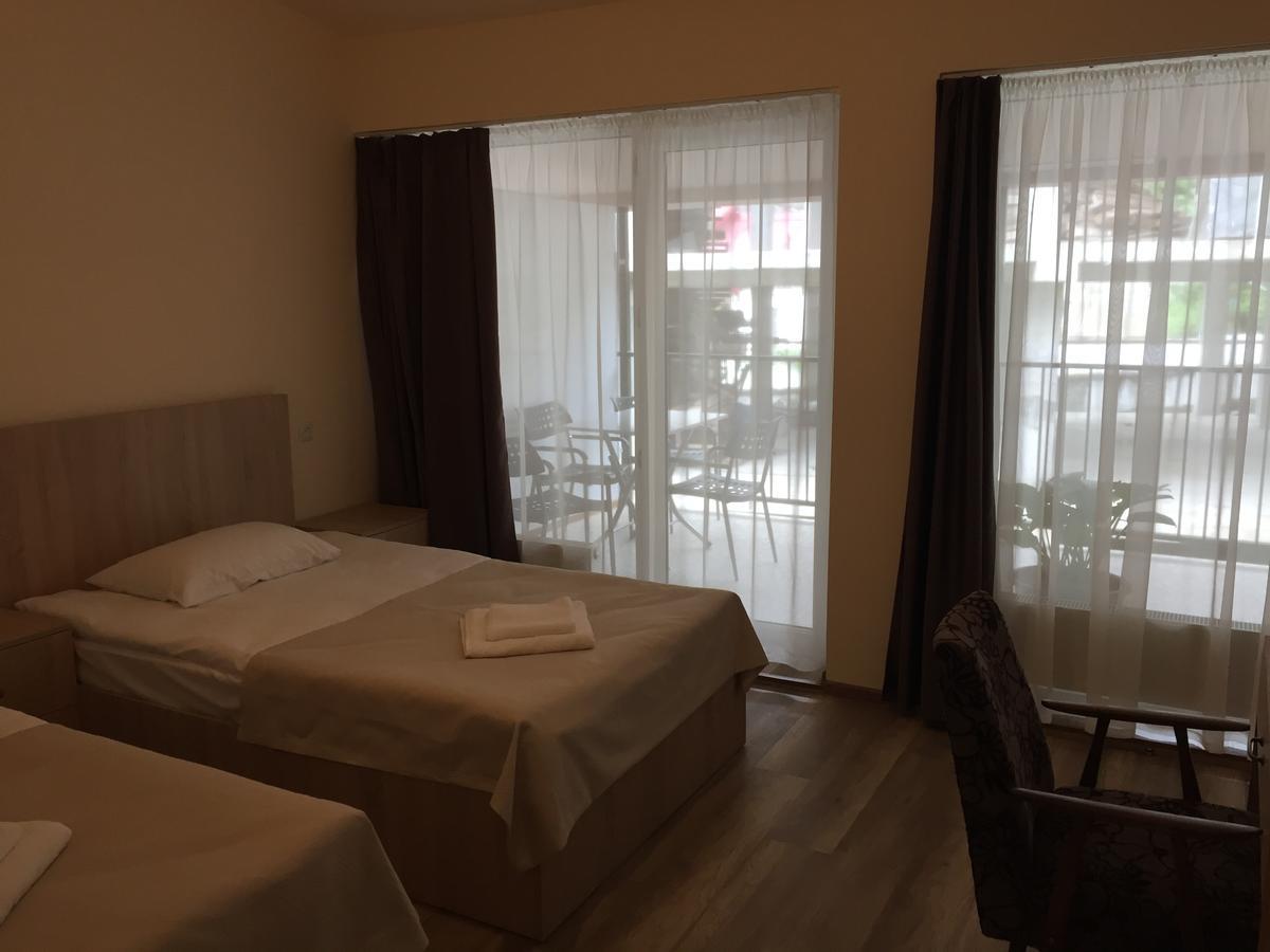 R And B Hotel Borjomi Ngoại thất bức ảnh
